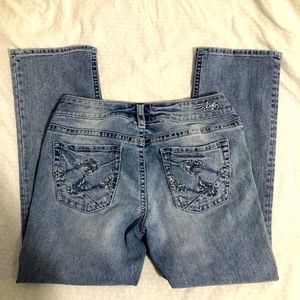 Silver Suki Capri jeans. Size 29